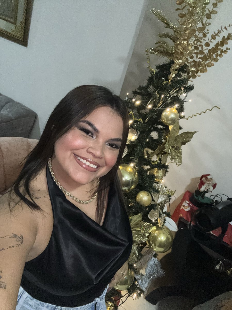 YeiserCarrascal's tweet photo. N A V I D A D    2 0 2 5❤️🙏🏻🎄✨ https://t.co/zlZxlERZLj