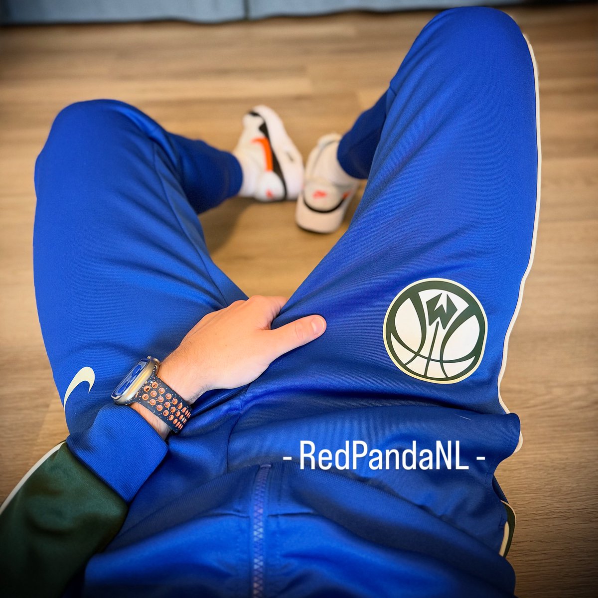 RedPandaNL_89's tweet photo. Merry Christmas all! 🎅🎄💙 Like if you want to touch it or tell me what you would like to do 😏 #gaysportswear #gaykink #dutchgay #gaydom #gaysub https://t.co/oW9DeXHcfd