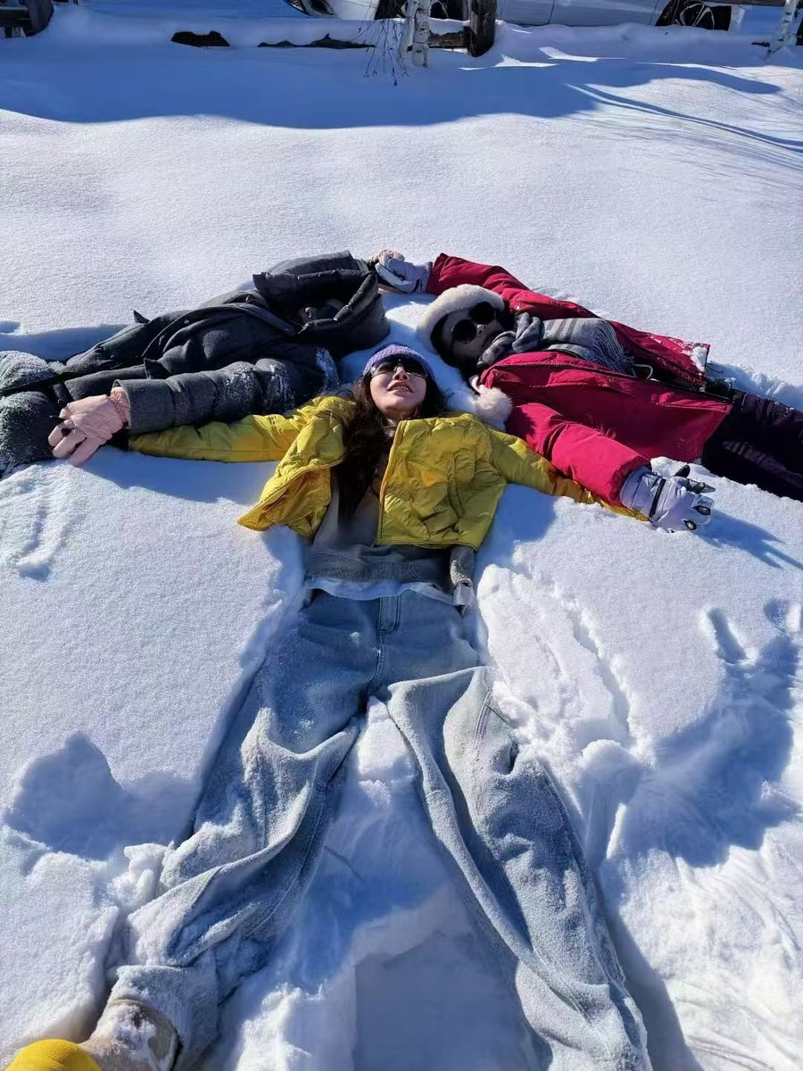 HouShan1209's tweet photo. 亚历山大的时候滑个雪 https://t.co/GvcQO9DMz5