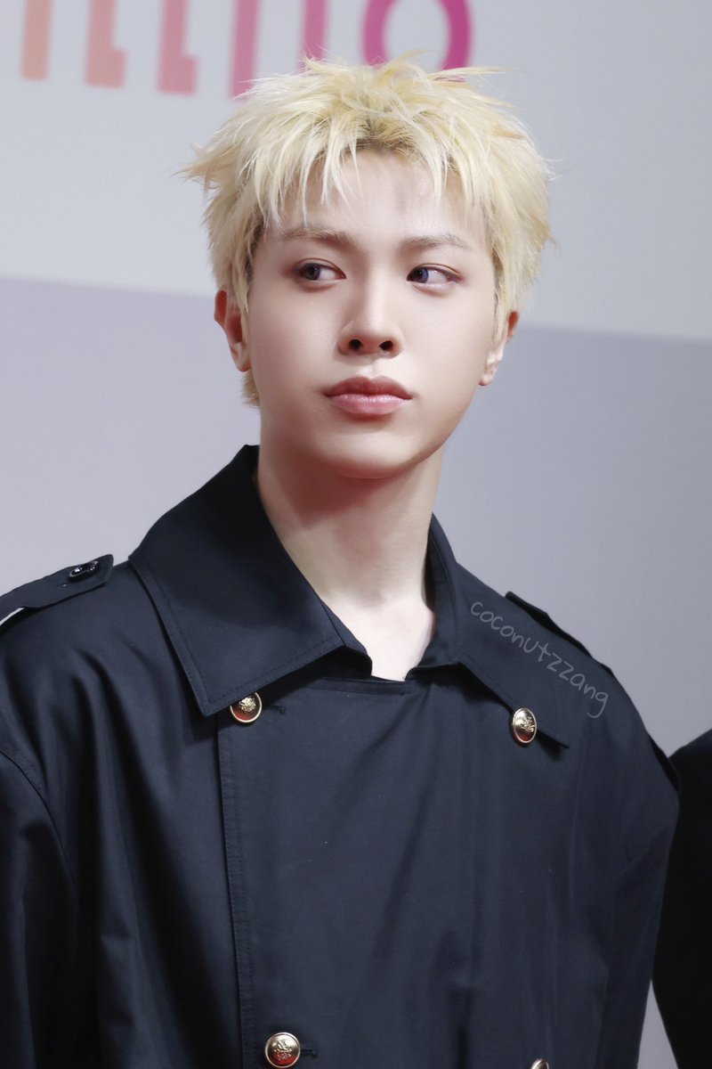 coconutzzang's tweet image. 251225 가요대전 레카

#소정환 #SOJUNGHWAN