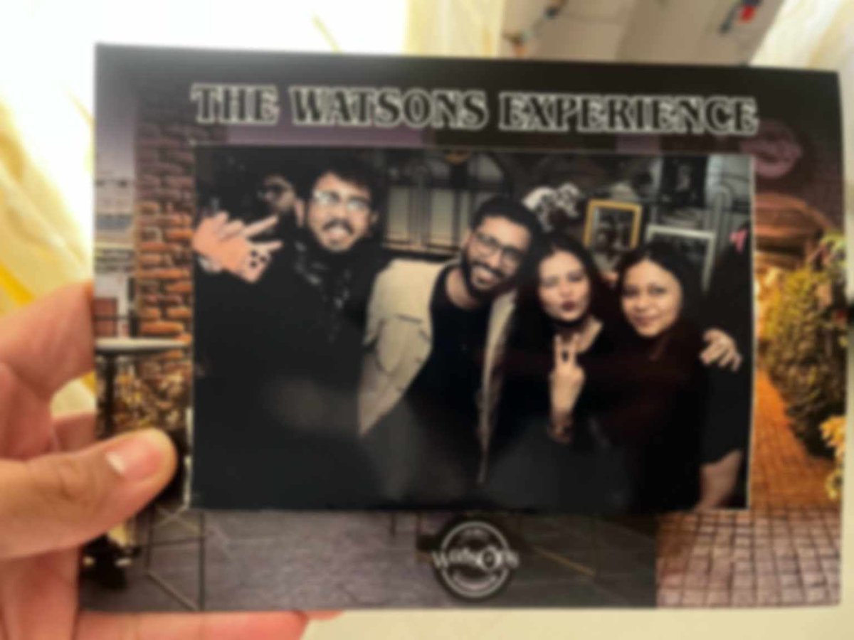 Year-end holiday season🎄 is such a beautiful checkpoint in our lives. 

You get to relax on the couch, cities decorated with lights all around you, some wine or hot chocolate, home alone on the screen, and your cat/dog sleeping on your lap. 🤌

As kids, year-end meant a great