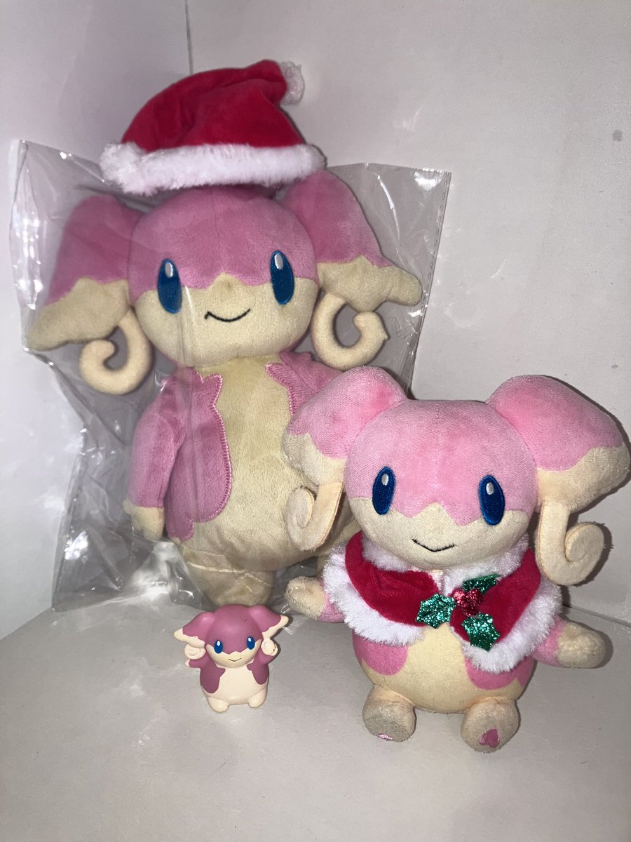 audinoism's tweet photo. タブンネさん、メリークリスマス🎄🎁
お友達が増えたの、よかったね(ˊo̴̶̷̤  ̫ o̴̶̷̤ˋ)
#タブンネ #ポケモンfit #ぬい撮り部 https://t.co/zyUJshvPmr