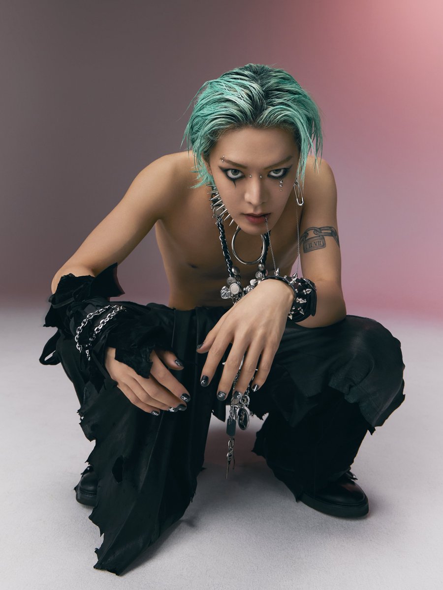 TofuPopRadio's tweet photo. #YUTA หนุ่ม j-rock แห่ง NCT ระเบิดความฮ็อตในทีเซอร์ Limited Edition Venom Version ของอัลบั้มเต็ม PERSONA ที่จะวางจำหน่ายตอกย้ำความมันส์ตัวโยน 26 มกราคม 2026 นี้
#TofuPOPRadio #TeroRadio https://t.co/mL08XcZ2WK