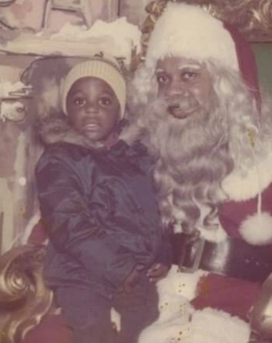 Steppin' into xmas day with black Santa like what....