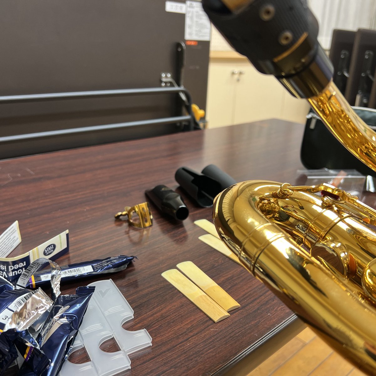 mightyhog's tweet photo. 本番直前の悪あがきでセッティング迷子…
恒例行事になっちゃ��てるなぁ…
いかんなぁ…

#たまにはサックス #サックス #セッティング迷子 #それっぽいこと https://t.co/Qz1B3BqZwv