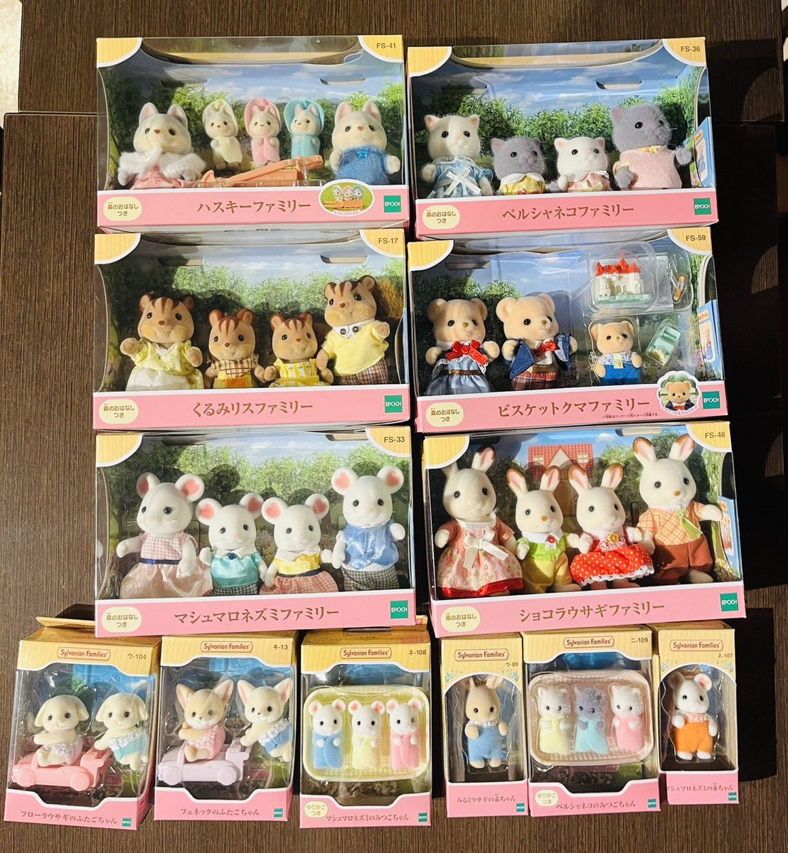 naomiche's tweet photo. 「お宅、、シルバニアの名、語ってますね…」からの、昨夜のクリスマスイブライブにシルバニアファミリーの会社の方からクリスマスプレゼント🎁が。。（なんかカタカナ多いな…💦）ありがとうございます〜😭
#真城めぐみとシルバニアファミリーズ https://t.co/rlZ4V5kYiA