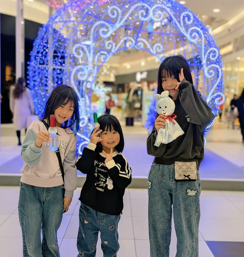 WorkCollection's tweet photo. ⭐️ファミリーワークコレクション⭐

イオンモール熱田🛕

✨🎅XmasSpecial🎄✨

たくさんのキッズ達と会えて嬉しかったです〜✨😆

１年間ファミリーワークコレクションにご参加ありがとうございました〜🤩

また来年も
一緒に体験しましょ〜⭐️

#イオンモール熱田

#ワークショップ

#体験会

#Xmas https://t.co/2syK12gwNk
