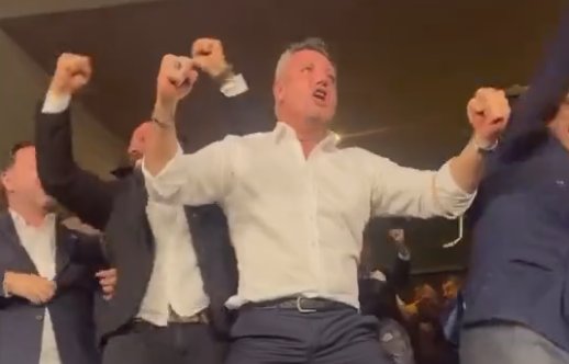 BÜTÜN FENERBAHÇELİLERE ÇAĞRIMDIR;
BU DÖNEMDE TAKIMA VE BAŞKANA SONUNA KADAR DESTEK VERİNİZ.
YILBAŞI HEDİYELERİNİZİ
BİLE FENERİUM'DAN ALINIZ!
#FenerbahceBizimSaranBizim 
#FenerbahçeTürkiyedir