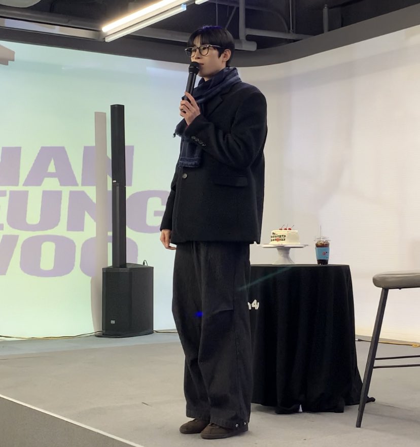 한승우 생일추카했따 ~~
그리고 메리클스마스 ❤️💚
올해가 가기 전에 또 볼 수 있음에 감사하궁
2026년도 더 행보카쟈!

#케타포코엑스 #케타포_한승우생일카페