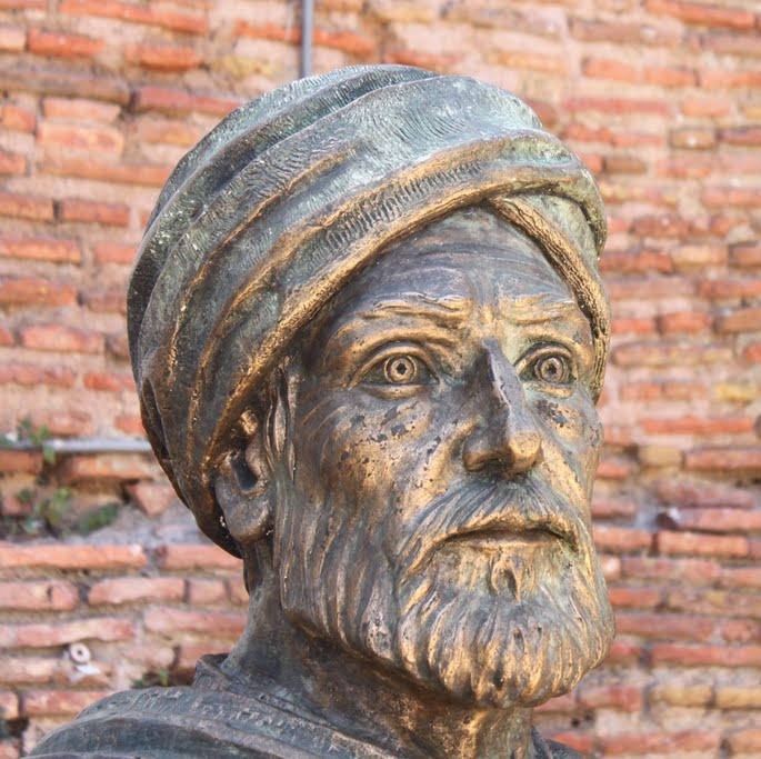 أربعة تذهب بريح الدول وتجعلها أثراً بعد عين، تقريب السفهاء ورفع شأنهم، وتنحية العلماء وتغييبهم، وسيادة قانون القوة على قوة القانون، واستباحة المال العام كأنه غنيمة ."

- ابن خلدون