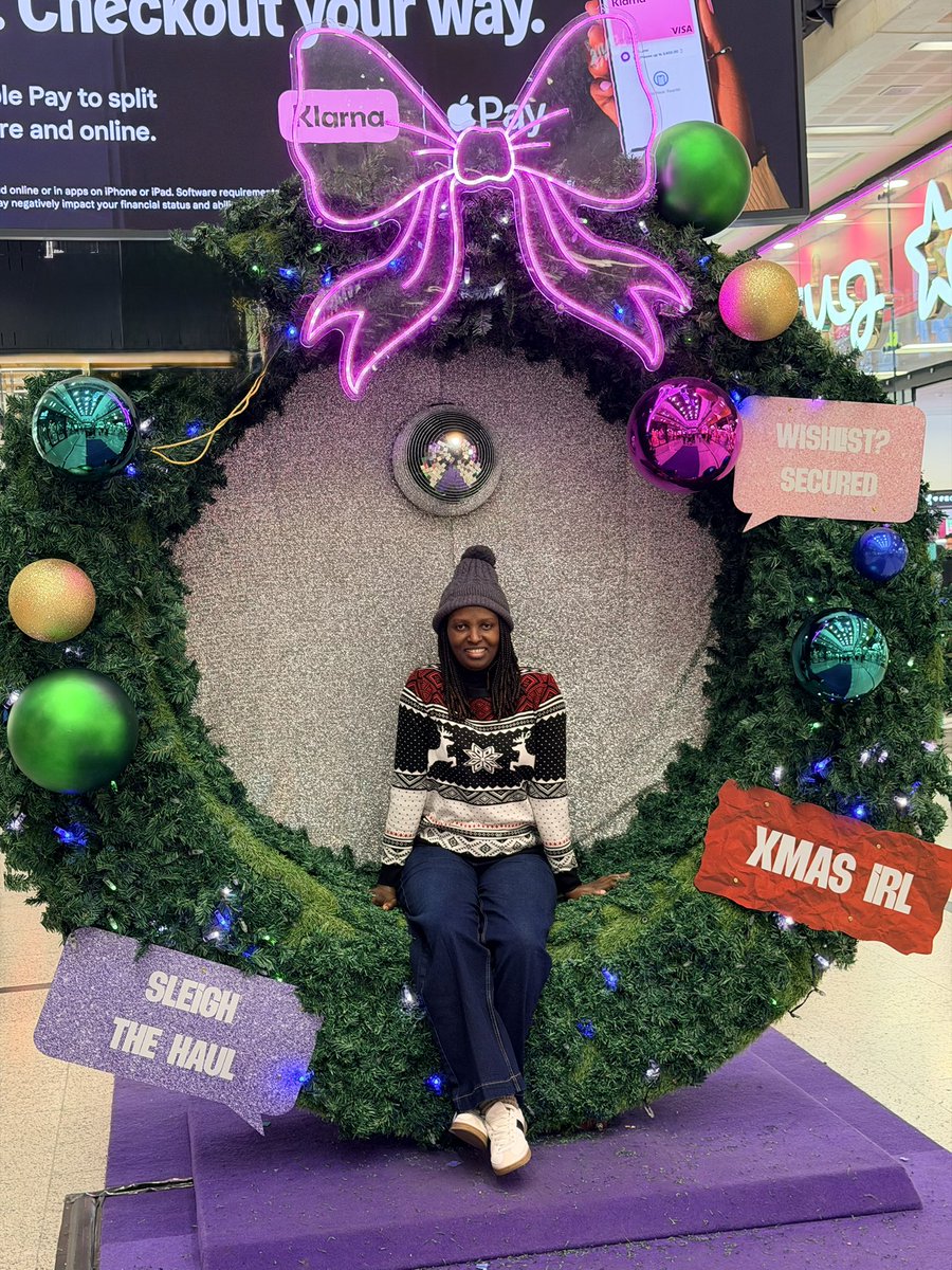 BellaNshim's tweet photo. As we celebrate Christmas &amp;step into 2026, may hope steady your heart, joy find you, love surround you &amp; happiness follow you into #newyear2026 with purpose &amp; gratitude.

Merry Christmas &amp; a joyful New Year 2026!

#merryxmass2025 
#happynewyear2026 https://t.co/RlYAgCZz8T