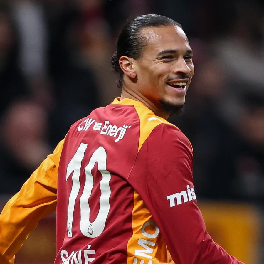 fotomac's tweet image. 🗣️ Dursun Özbek: Osimhen kutusunda 60 bin satışı geçtik.   Leroy Sane için de bir paket hazırladık. Onu da taraftarlara sunacağız.