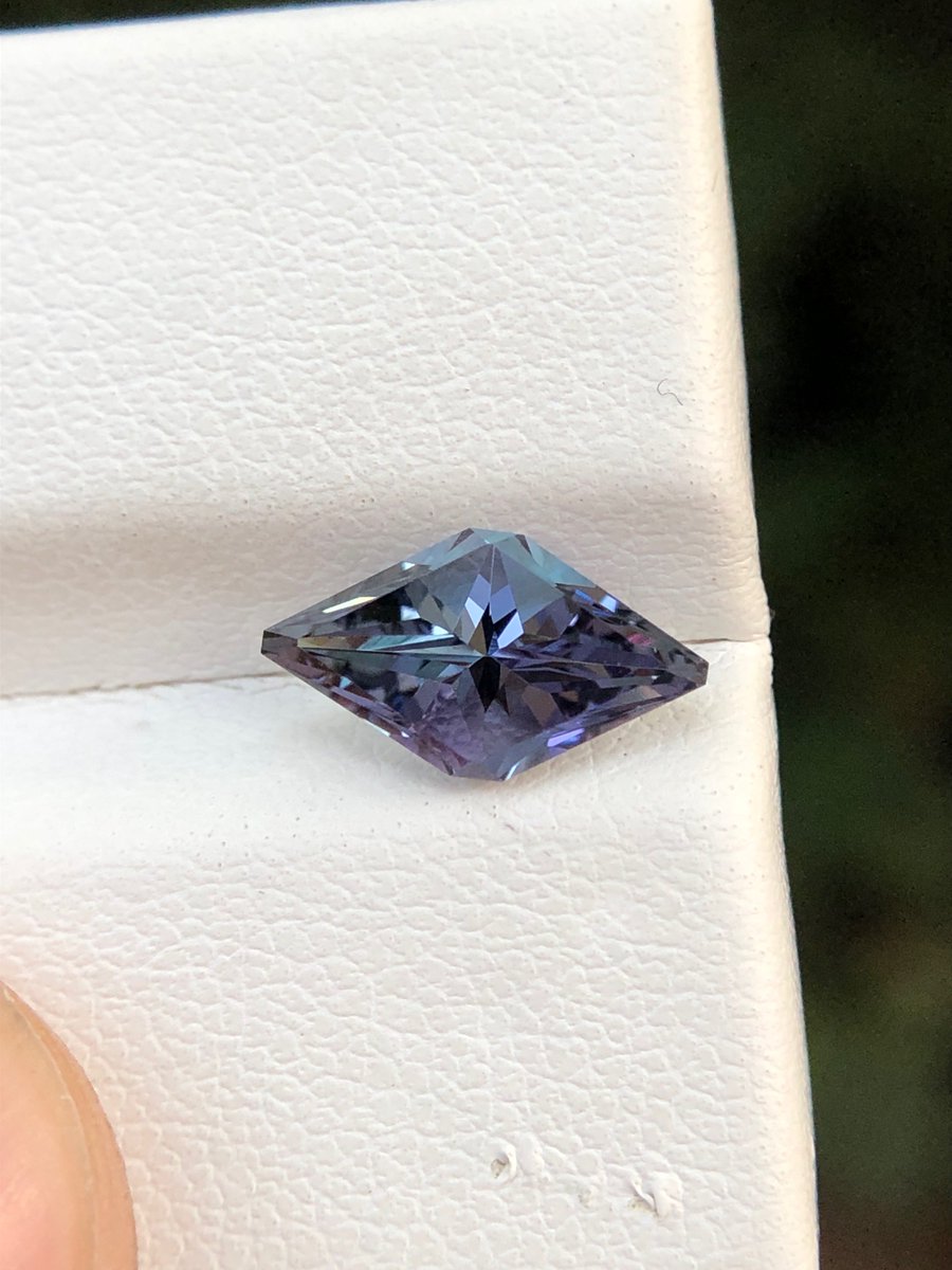 しっかりしてる！タンザナイトさん タンザナイトゾイサイト (@Tanzaniteusman) / Posts / X