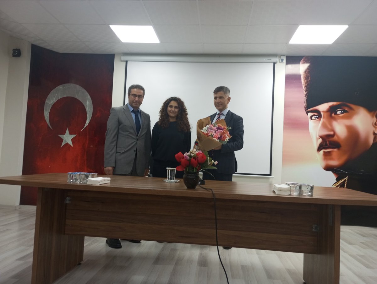 CorluBorsas's tweet photo. 12. sınıf öğrencilerimize mesleki tanıtım semineri veren Çorlu Kaymakamımız Sayın Niyazi ERTEN'e çok teşekkür ederiz. https://t.co/Fg286VtPov
