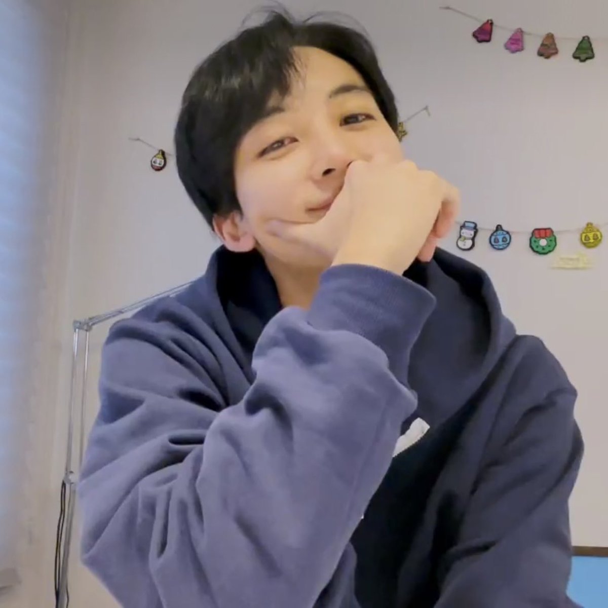 1004vrse's tweet image. isn't it crazy how time passes....  
2024 sep                                   2025 dec