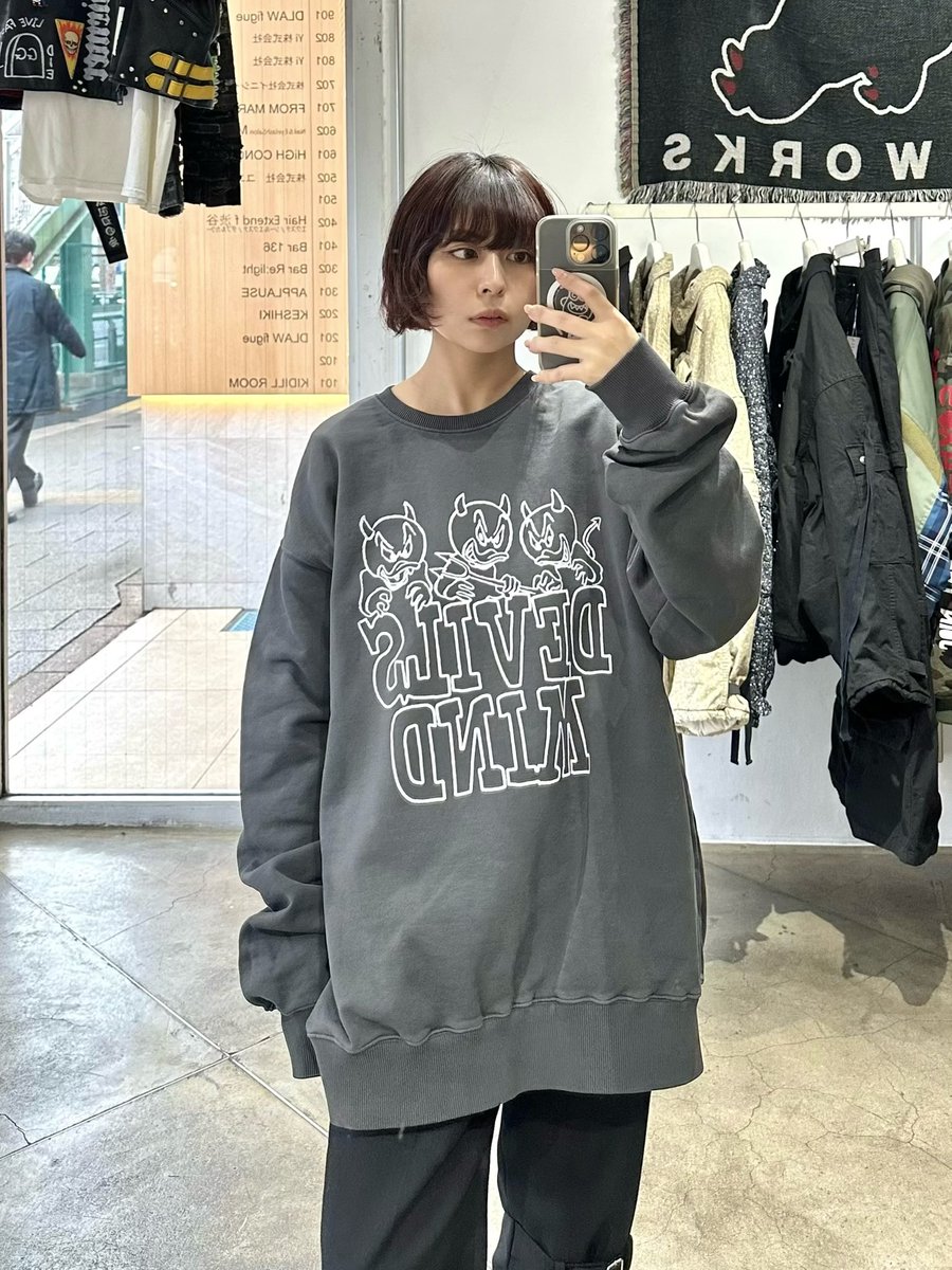 yukidill's tweet photo. DEVILS MINDはPSYCHOWORKSの通常アイテムと異なり、ボディから洗い加工と後染め加工を施したヴィンテージ感のある風合いに仕上がっています♪裏地もパイル地でとても使いやすく個人的おすすめの一着です😈✨数着限りで再入荷してます！ https://t.co/RkCFgj8wut