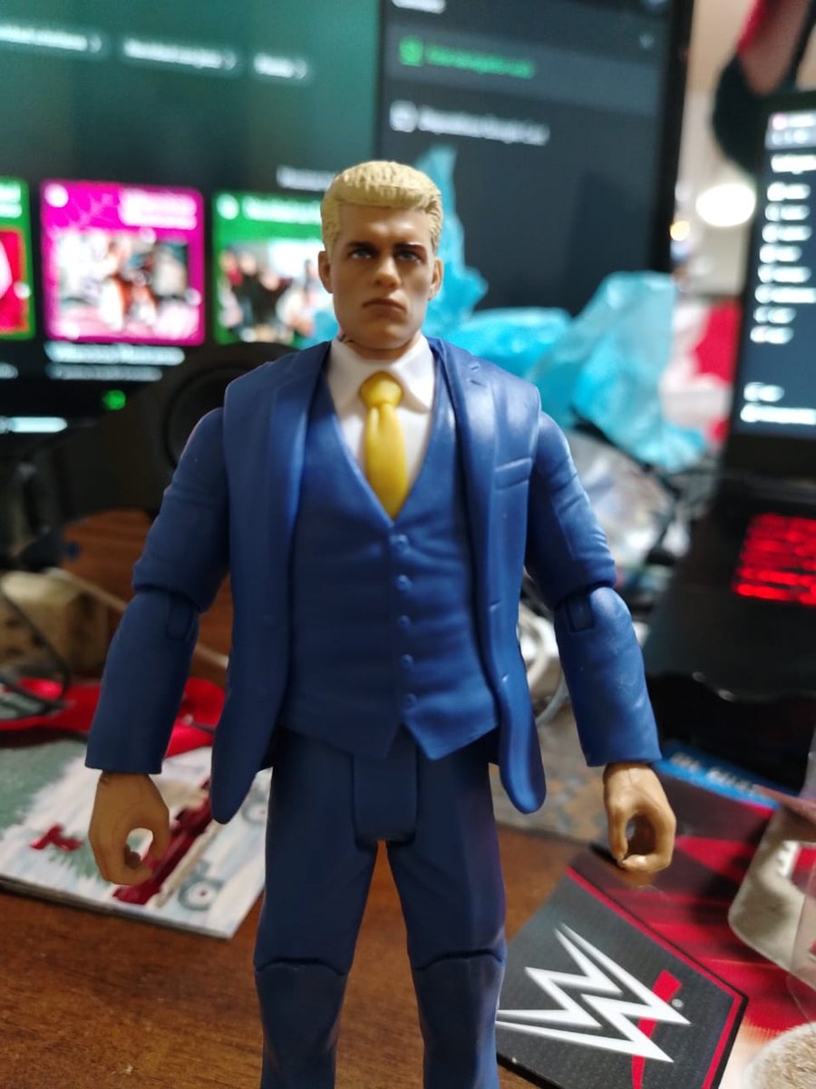SolrackNauj26's tweet photo. Merry Christmas to the american nightmare @CodyRhodes's family &amp; gracias a mi hermano @AlvAlejandro por el regalo🎄🎅🏻 https://t.co/yrCLPnE2Qo