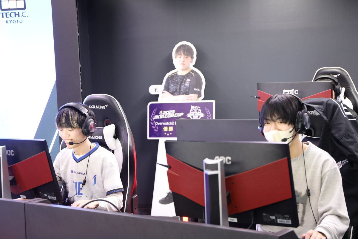kyoto_tech_'s tweet photo. 京都テック クリスマスオープンキャンパスにて、 #TIECLAN の #Ftyan 氏、#ロッコク 氏 にお越しいただきました‼在校生との交流戦で、実際にプレイを見せていただいたり、トークショーをしていただきました😁
#京都テック #京都tech #eスポーツ
@TIECLAN_ @apex66459930 @_Ftyan https://t.co/jrUDvu6VjE