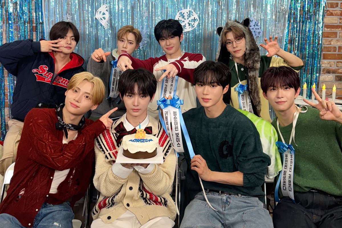 ALD1_official's tweet image. 𝟮𝟬𝟮𝟱.𝟭𝟮.𝟮𝟱. 𝙃𝘼𝙋𝙋𝙔 𝘽𝙄𝙍𝙏𝙃𝘿𝘼𝙔 𝘼𝙉𝙓𝙄𝙉🍰₊˚・₊✧

#ALPHADRIVEONE #ALD1
#알파드라이브원
#ANXIN #안신