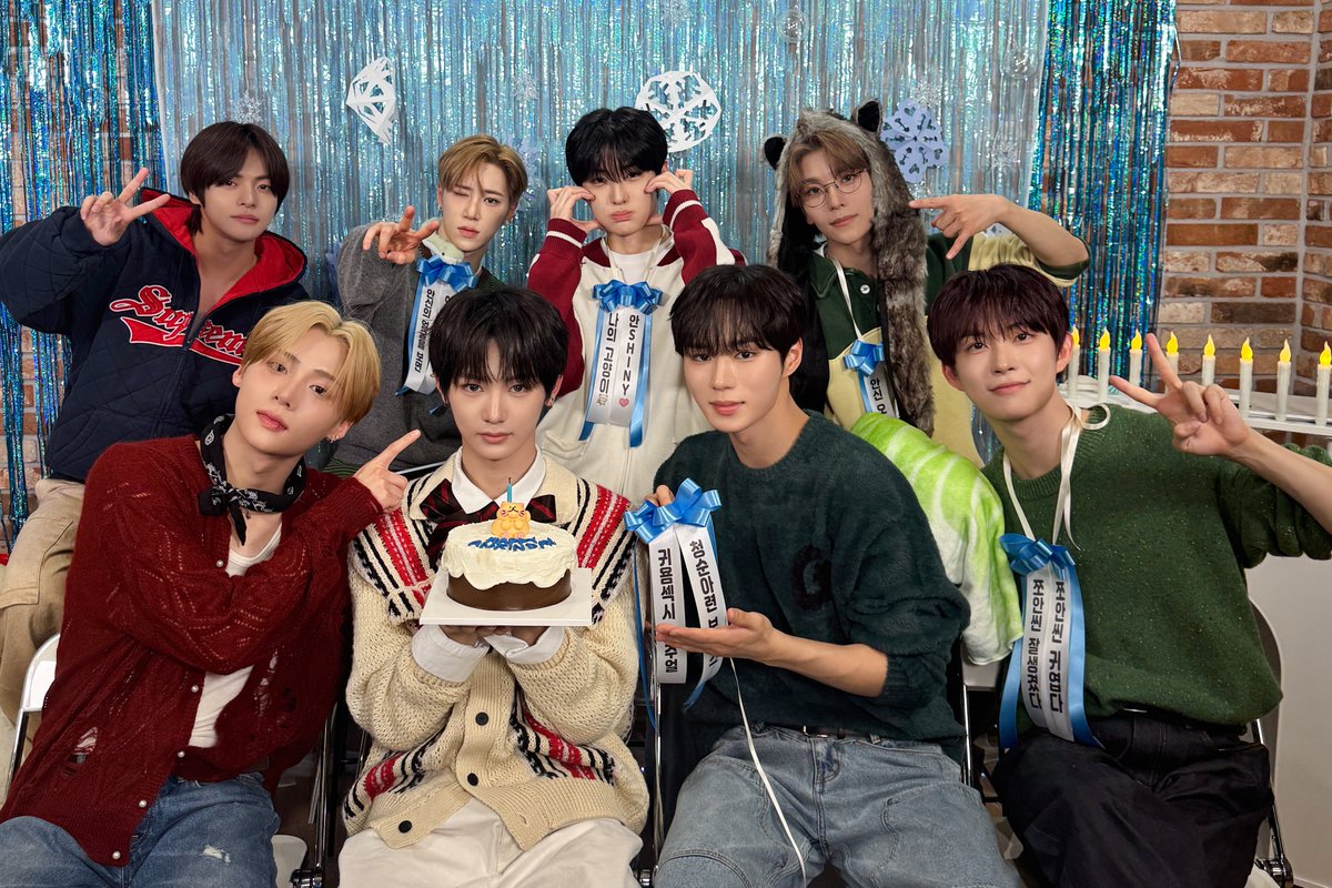 ALD1_official's tweet image. 𝟮𝟬𝟮𝟱.𝟭𝟮.𝟮𝟱. 𝙃𝘼𝙋𝙋𝙔 𝘽𝙄𝙍𝙏𝙃𝘿𝘼𝙔 𝘼𝙉𝙓𝙄𝙉🍰₊˚・₊✧

#ALPHADRIVEONE #ALD1
#알파드라이브원
#ANXIN #안신