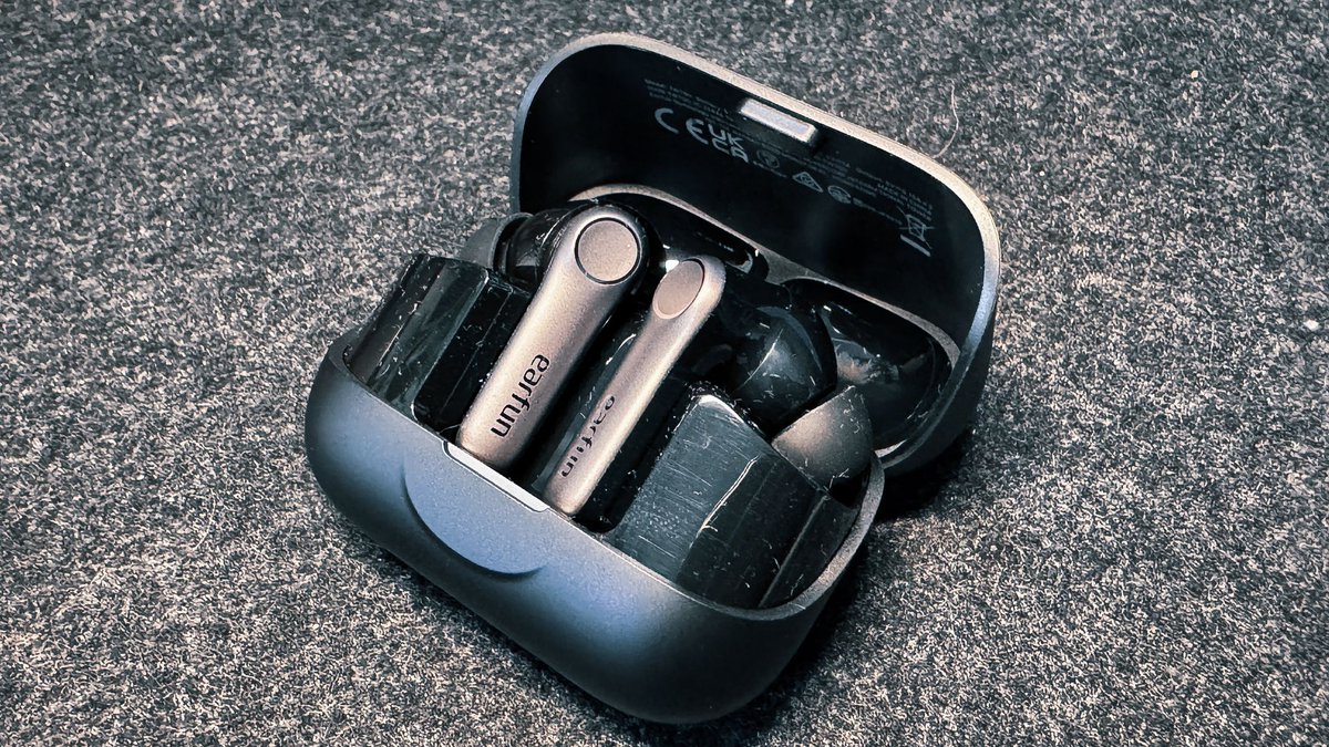 TaroAozora's tweet photo. EarFun Air Pro 4+
1DD+1BAのハイブリッド構成
LDAC / aptX Lossless両対応 ・最大-50dBの強力ANC ・マルチポイント / 装着検知 ・待望のQiワイヤレス充電対応
1万円前後でこの「全部入り」は、正直かなりの完成度です。
#EarFun #AirPro4Plus #PR https://t.co/xrq1jI3iWZ