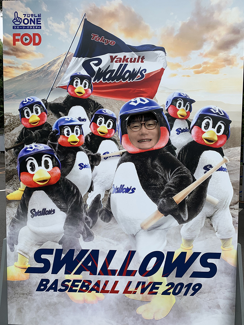 SWALLOWS BASEBALL L!VE 2026では、“あなた”と“つば九郎”が一緒に写っ