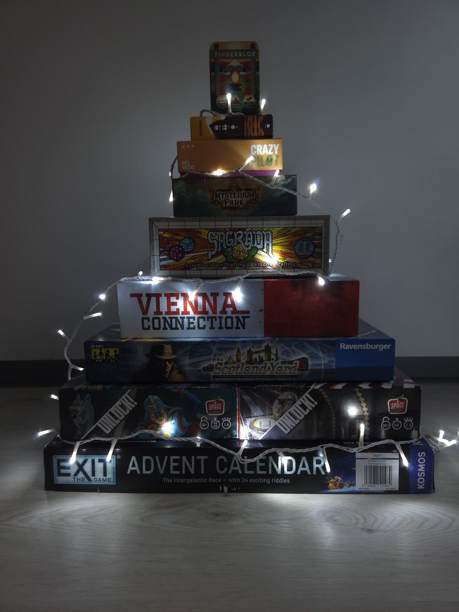 Letos poleg klasične še malo drugačna smrekica 😁