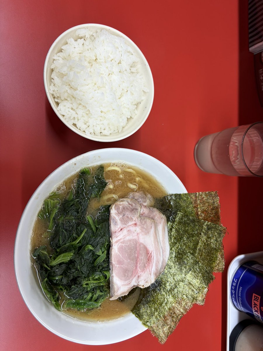 uoi_ti's tweet photo. 2025年14回目
今年の食べ納めにいきました。年間で考えると食べる回数は減りつつあるものの、相変わらずの美味しいラーメンに毎回感動しています。本当にいつもありがとうございます。大好きです。また年が明けたらいきます。今年もお世話になりました。良いお年を。
#成瀬家 https://t.co/wcFqV7hC7b