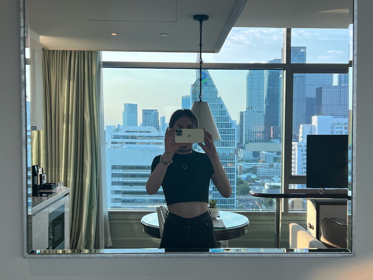 Alisa Esage Шевченко tweet media