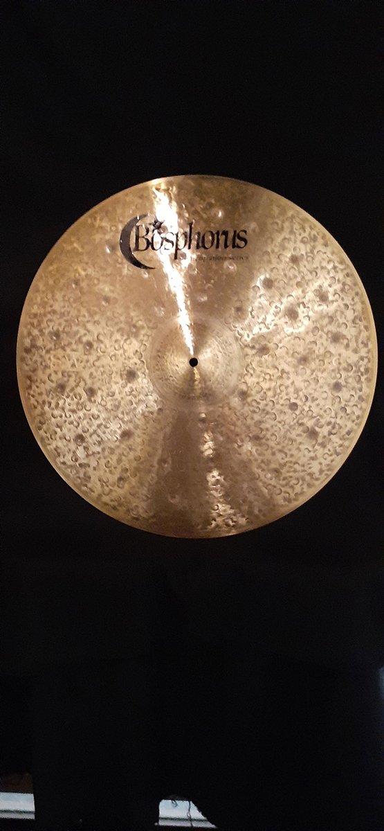 DRUM_CENTER's tweet photo. な��わが生んだBosphorusエンドーサー橋本現輝氏が
選定された最高の個体たちが入荷しました✨
↓
https://t.co/KodWcj0TpW
特にこのSyncopation SW 21"穴あきクラッシュは絶品です🔥
#bosphoruscymbals #syncopationsw #橋本現輝 https://t.co/GvnI7Zzhz2
