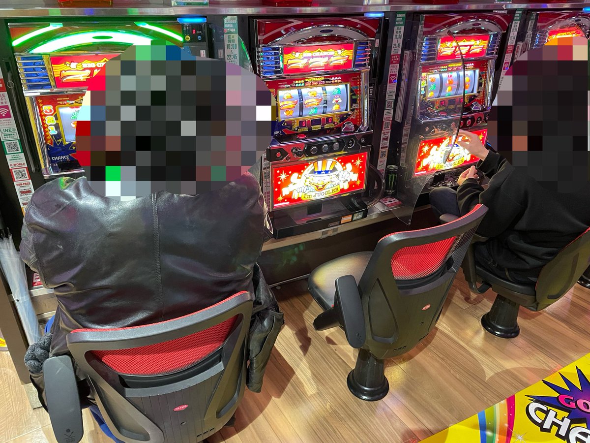 pmgpmgjp's tweet photo. 【PR】12月25日(木)スロットエランドール田無店 にて #Jcollection を実施!
本日18時ごろの店内状況となります👀
Jcollectionという事もあり、店内はジャグラーコーナーにお客様が多数いらっしゃいました😏
マイジャグラーコーナーがいつもの様に盛り上がっており、お客様も楽しそうです😆
AT機も様々な機種が盛り上がっています‼️
東京喰種・・・12000pt🔥
2000pt
戦国乙女4・・・6000pt🔥
スマスロ秘宝伝・・・3000pt🔥
モンキーターンV・・・3000pt🔥
是非お店に足をお運びください🤩