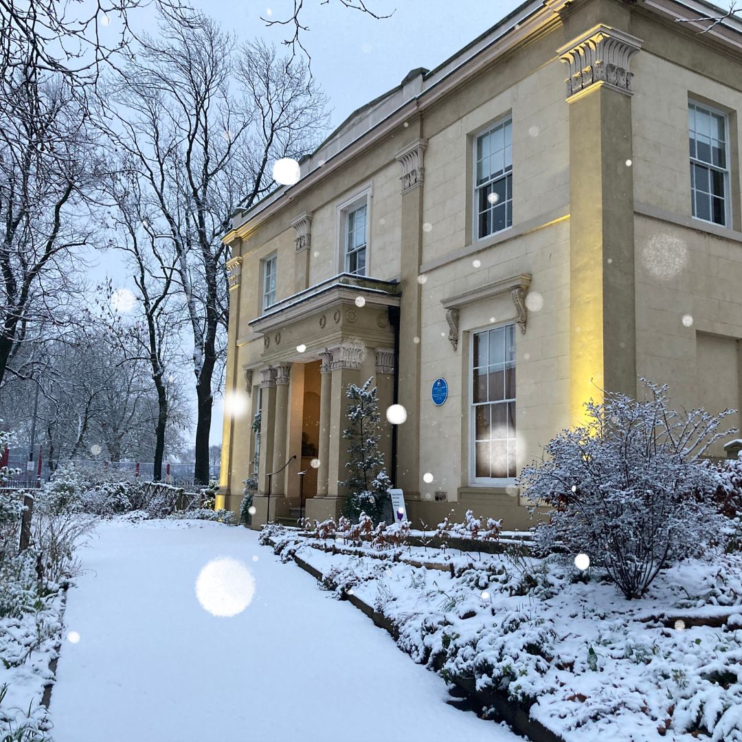 EGaskellsHouse's tweet photo. A Very Merry Christmas to you from Elizabeth Gaskell's House. May you have a joyful Christmas Day and a peaceful new year. We hope you get lots of lovely books to read! https://t.co/mXFqAG2qEe