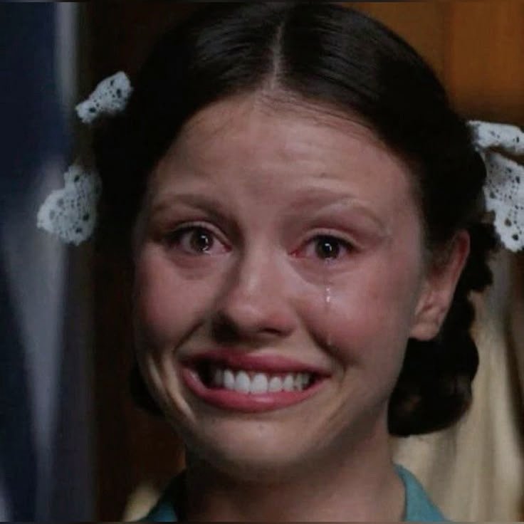 cubitumeumus's tweet image. reading a classic with a male narrator and a fifteen year old girl enters the scene