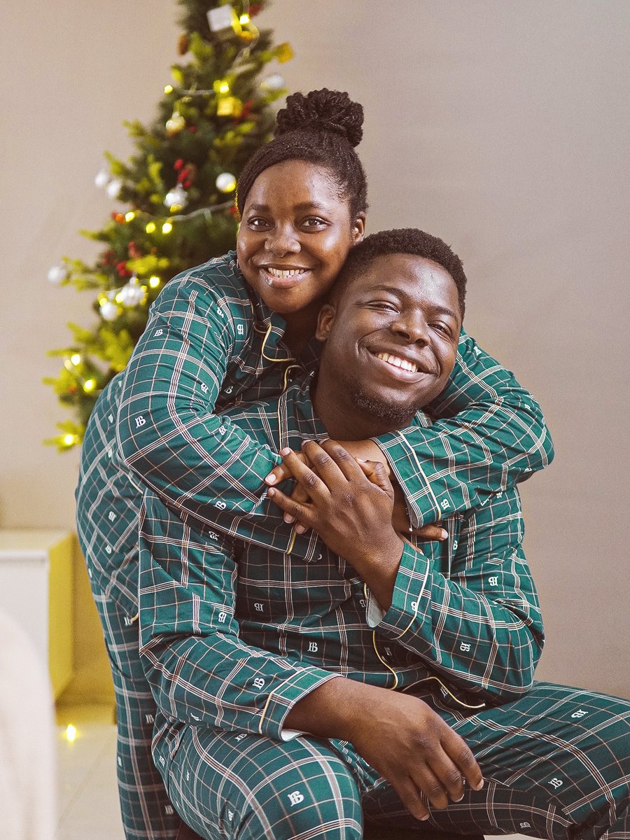 thefiyinadeniyi's tweet image. Merry Christmas from the Adeniyis @FavourUka_ 
Peace on Earth &amp;amp; Goodwill to All Men ❤️✨

May the light of His peace and love flow in your homes and hearts.