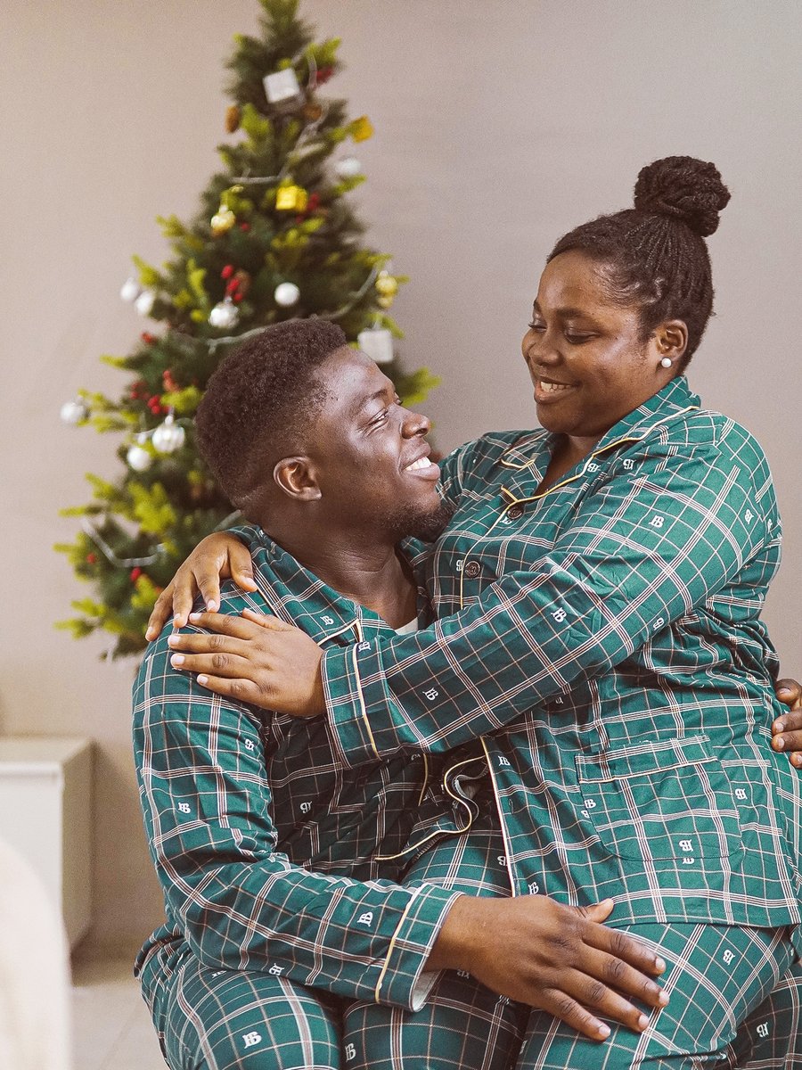 thefiyinadeniyi's tweet image. Merry Christmas from the Adeniyis @FavourUka_ 
Peace on Earth &amp;amp; Goodwill to All Men ❤️✨

May the light of His peace and love flow in your homes and hearts.