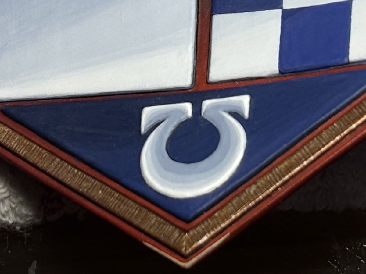 zonozone's tweet photo. ウォーロードタイタンwip

股下のバナーの金の縁取りを塗りました。

旗なので「金の糸」で装飾されているのを表現しました✨

糸を一本一本、手書きしました😊

アップで見ると旗感が増して、頑張って良かったです♪

次は宝石塗って、デカール貼ります😊

#warhammer40k #warhammer40000 https://t.co/UDwobTuO15