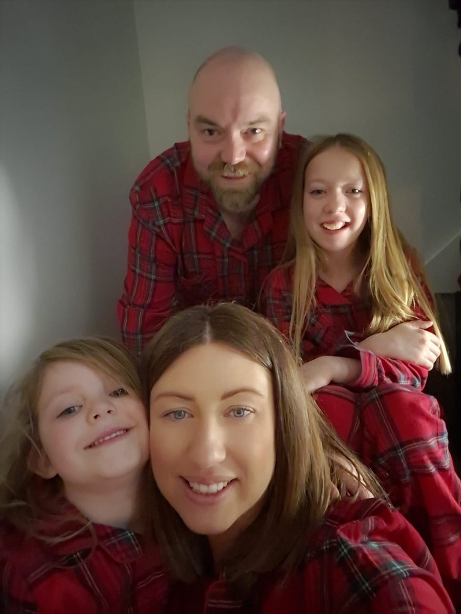 Merry Christmas to one and all. Especially dandies and Oasis fans