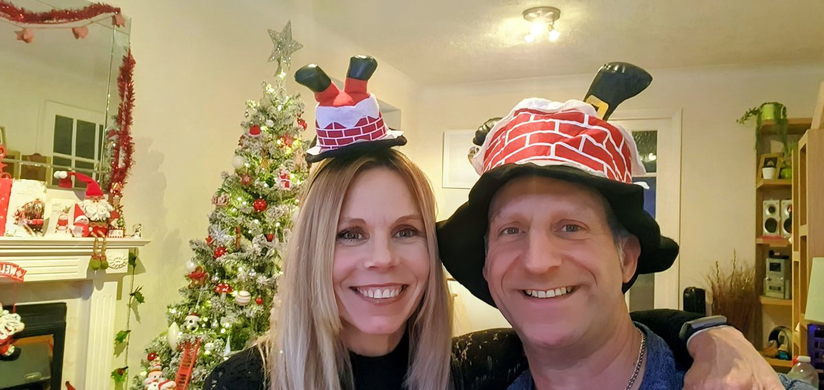Strev87's tweet photo. @elonmusk @grok @grok add santa 🎅 https://t.co/DKHssvO0RC