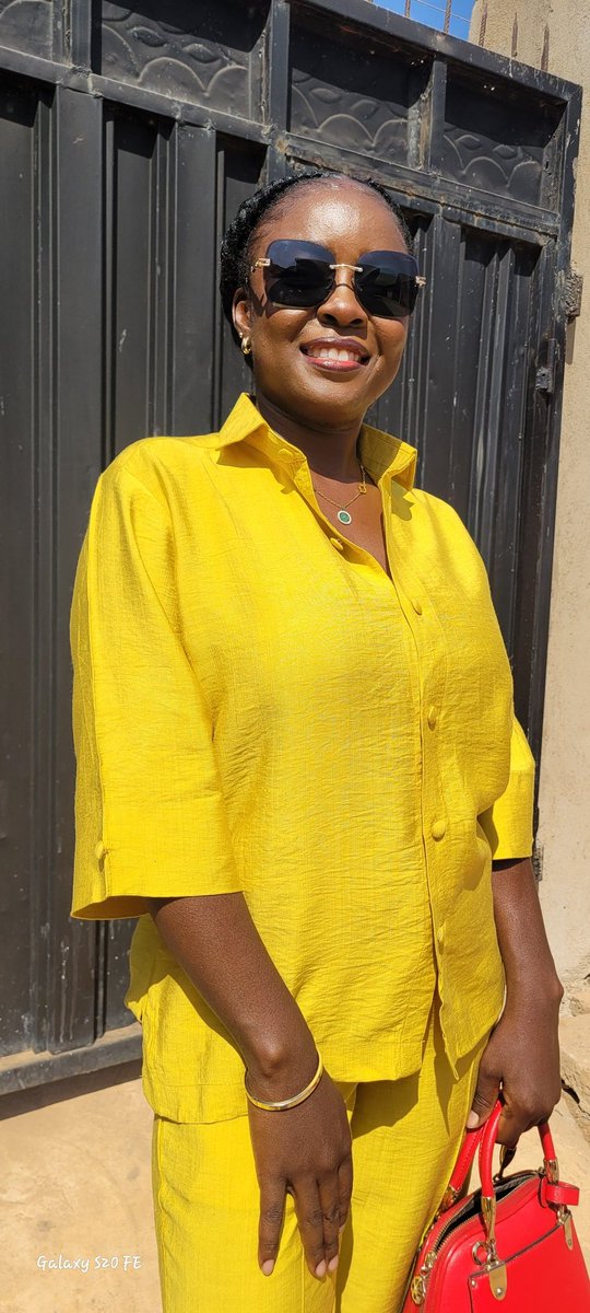 Awannah17's tweet image. Compliments of the season to you and yours 😘❤️🎊