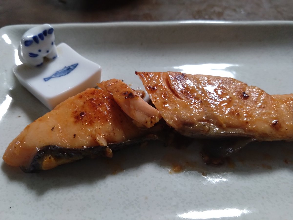 semimaru8823's tweet photo. クリスマスと言えば、やっぱりシャケですよね https://t.co/eVXkM9B42t