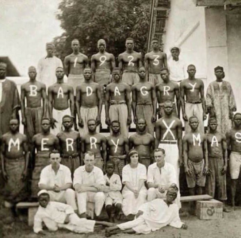 On this day in 1923, yoruba ancestors used as Christmas decorations 🤓