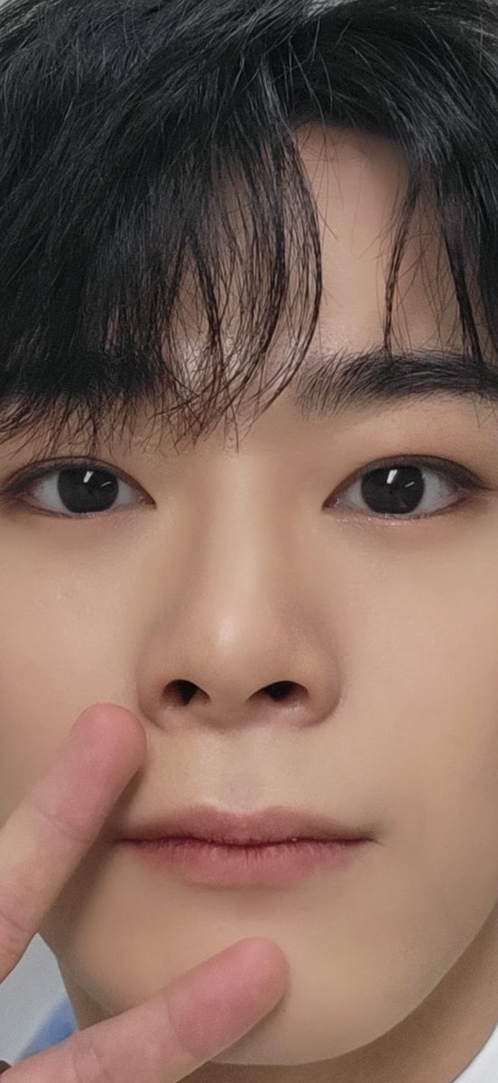 宇宙一かっこよくてかわいいわたしの推し カラコンありもなしも宇宙一