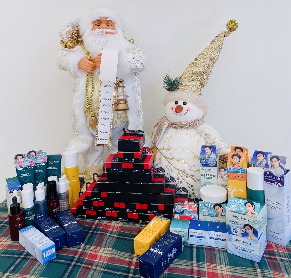 KanlayaPo's tweet image. MerryChristmas ส่งความสุขด้วยศรีจันทร์กันได้น้าาาาา 🩵
#SRICHANDxBamBam
 #MerryChristmas2025