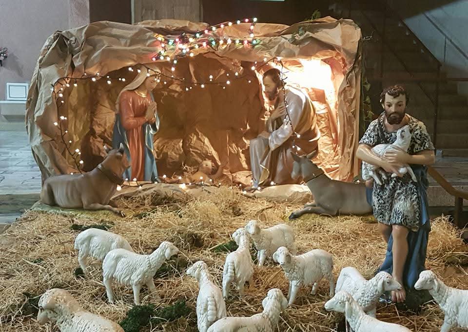 LoredanaStella's tweet image. Per questo Natale vi auguro tempo, tanto quanto basti per sorridere ogni giorno, donandovi pace al cuore e serenità allo spirito. Buon Natale che scenda la benedizione del Signore su di voi.
#BuonNatale #BuoneFeste #Buongiorno #25dicembre