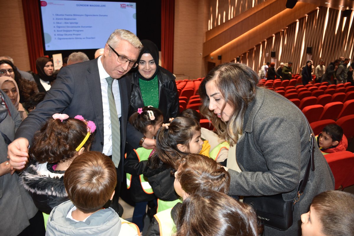 📌 Sınıf Öğretmenleri Genel Değerlendirme Toplantısı Gerçekleştirildi

Sınıf öğretmenleriyle düzenlenen genel değerlendirme toplantılarının üçüncüsü, İl Millî Eğitim Müdürümüz Yaşar Ciğer başkanlığında gerçekleştirildi.

🏛️ Necat Nasıroğlu Külliyesi Hatice Nasıroğlu Konferans