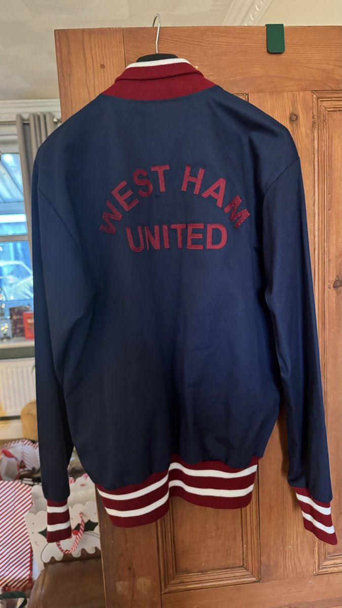 Masalabe914's tweet photo. @gantshillhammer @m4rk1964 anyone seen this retro top before ? https://t.co/nER69pVlEW