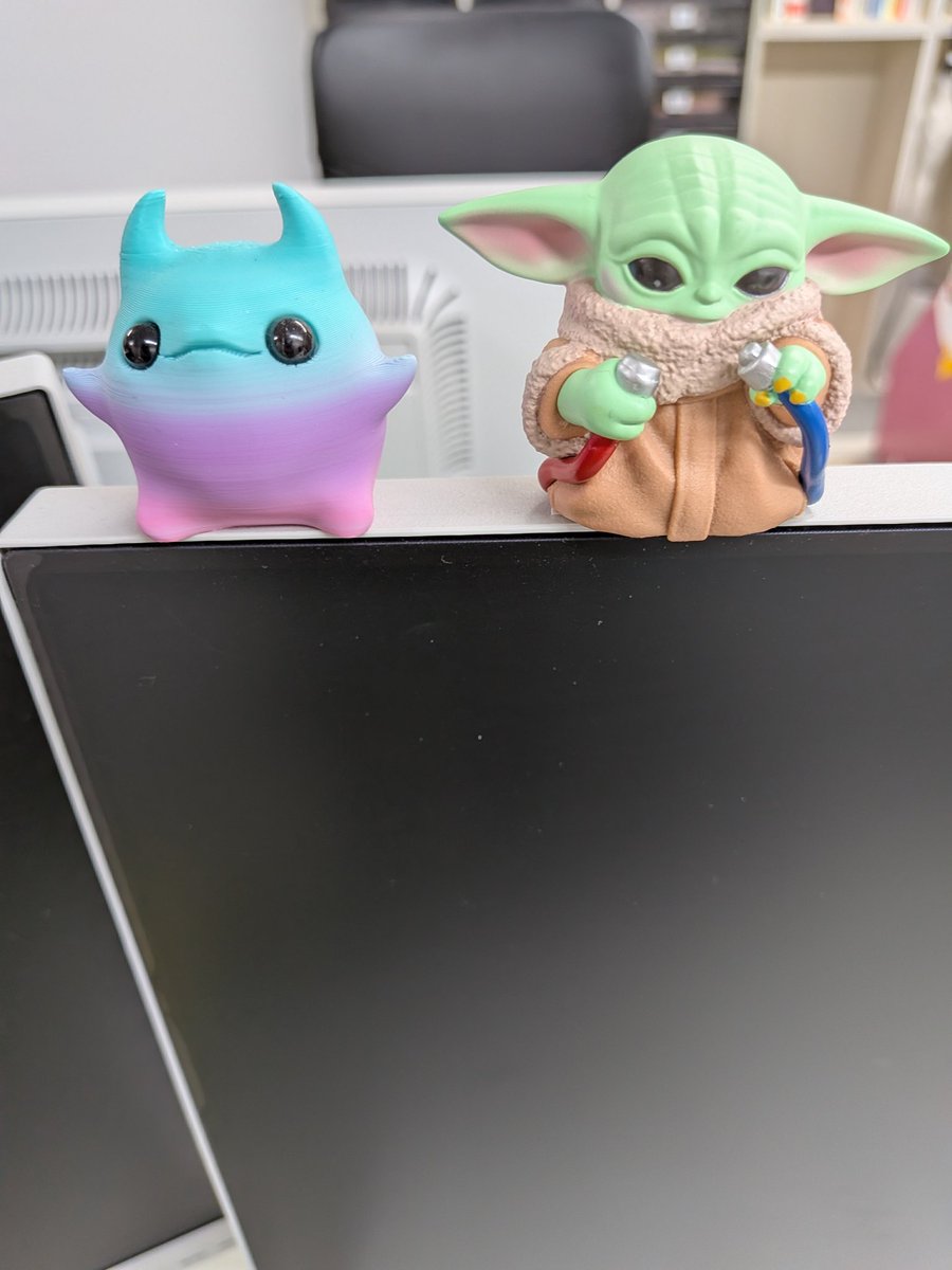 本日もかわい子ちゃんに見守られて業務終了です❤