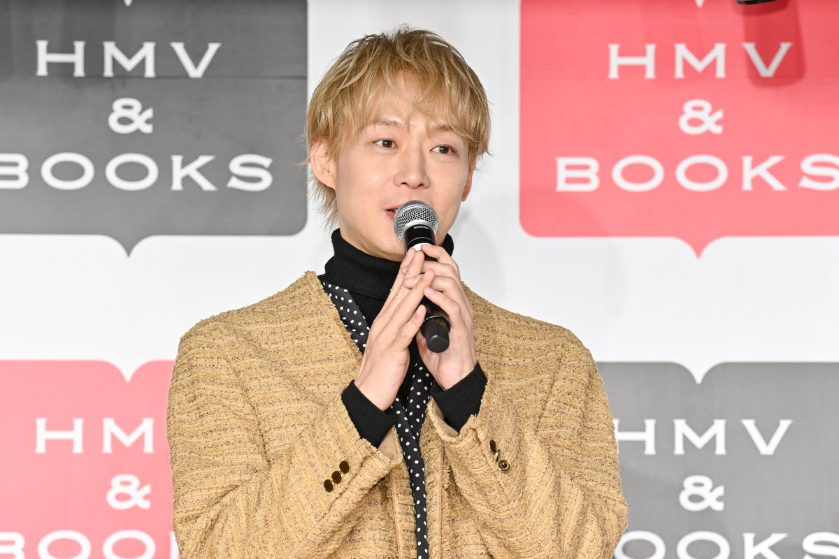 Kkorepo's tweet photo. 「イベントレポ」#パク・ユチョン 日本1st写真集 『Fragments of color』１２月２５日（木） 発売記念会見開催！（オフィシャルレポート）
#パクユチョン #ユチョン
🔗https://t.co/oxRHkiIYOh https://t.co/QthqGSuETl