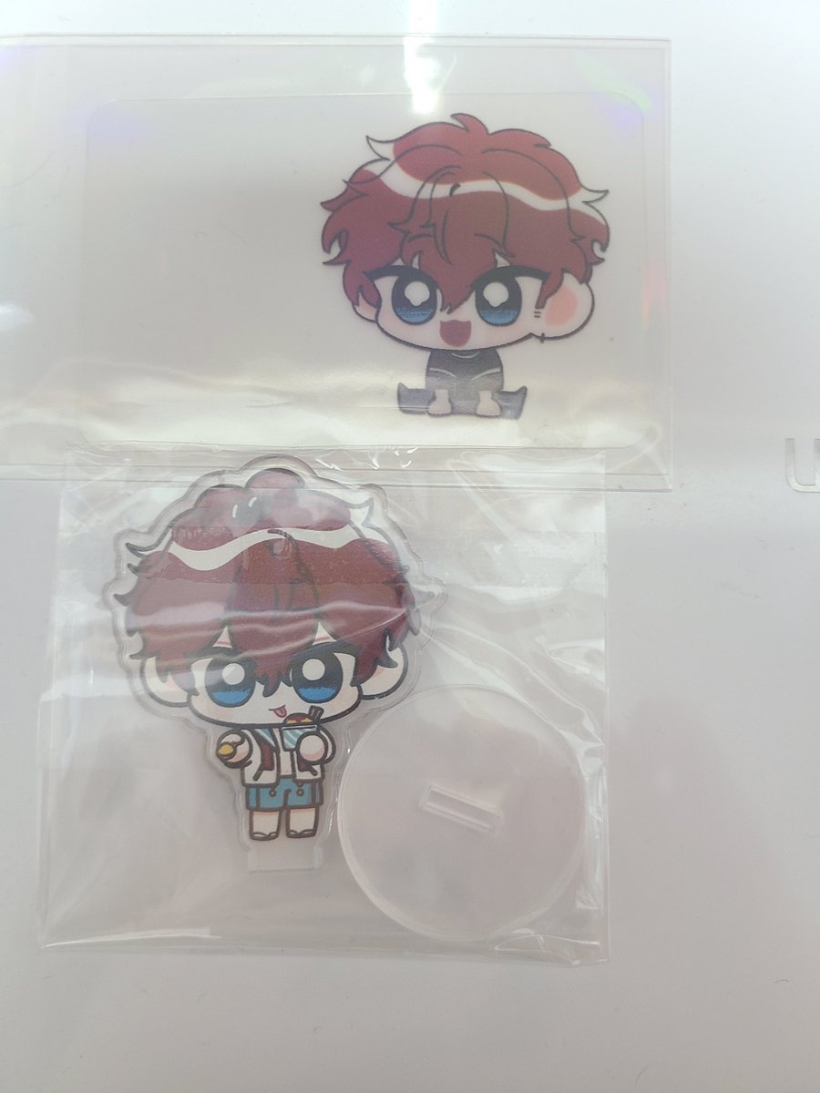 #앙스타장터 #앙스타_장터
앙스타 알칼로이드 아마기 히이로 비공굿
미니 아크릴 스탠드 및 투명포카
배송비 0.25만 받겠습니다.

우체국 준등기 및 gs반택 이용합니다.

디엠 후 멘션 남겨주세요.