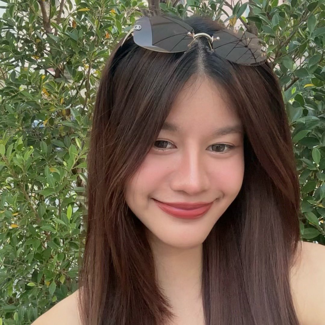 prangchaa's tweet image. ootd วันนี้ลุคเท่ๆสบายๆ แค่มีแว่นกันแดดรุ่นนี้หยิบรุ่นนี้มาใช้คอมพลีสลุควันนี้มาก ใส่สบาย กันแดด กรองแสงได้ แว่นตาแบรนด์ ALP วินเทจที่ถูกต้อง ทรงนี้เป็นทรงไร้กรอบ แว่นแข็งแรงไม่ก๊องแก๊ง เชียร์มาก หลักร้อยเท่านั้น